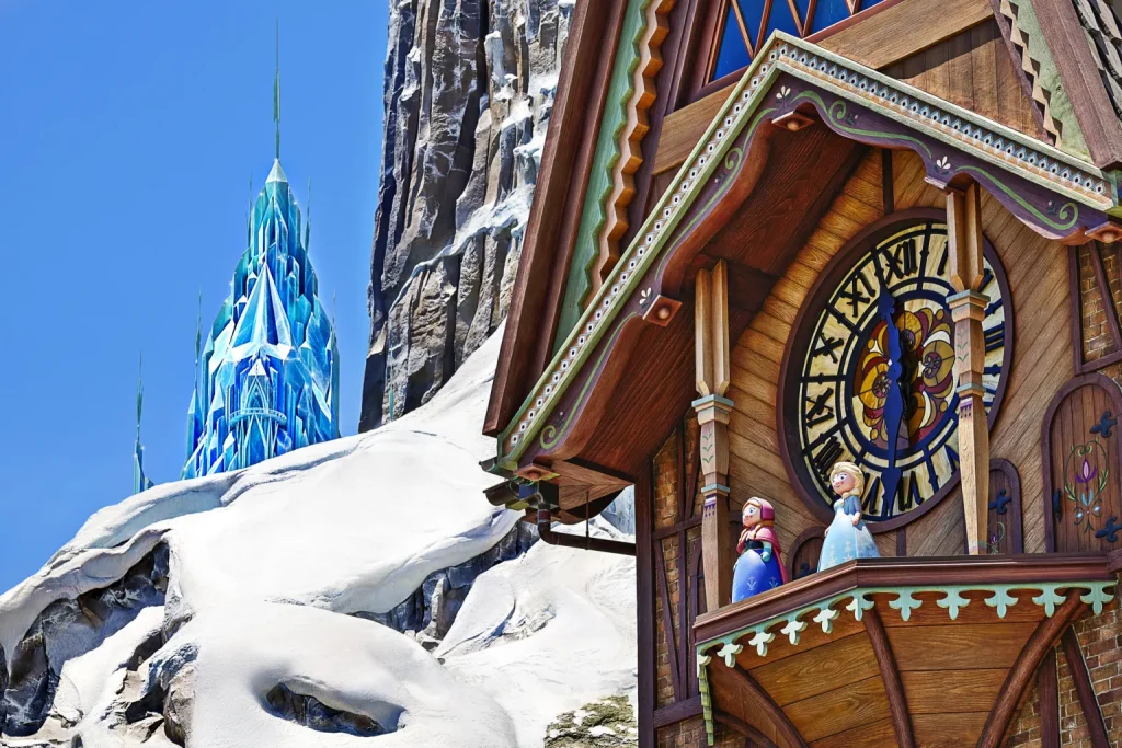 ★香港ディズニーランド限定　アナ雪エリア　壁掛け時計　訳あり ワールドオブフローズン限定グッズの紹介！アナとエルサの象徴的