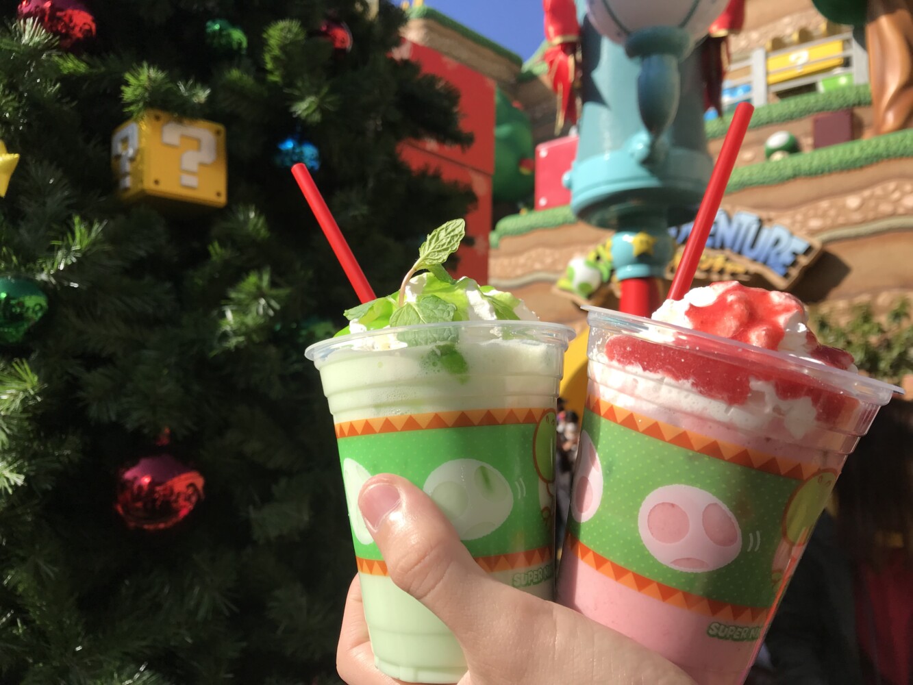 ユニバーサルスタジオジャパン　スヌーピー ストラップ　クリスマスツリー　USJ USJのクリスマス・イベント、限定ツリーやフード、グッズが登場