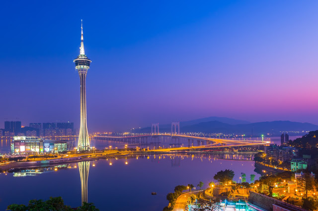 スリル満点！マカオでバンジージャンプに挑戦？！マカオタワーでできる