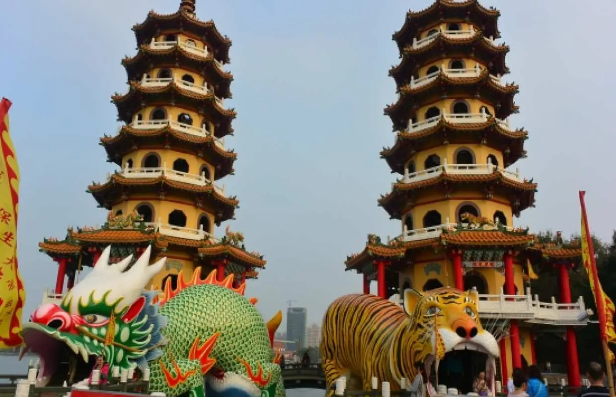 【2026】台湾・高雄の龍虎塔を完全ガイド｜工事情報・行き方・見どころまで解説