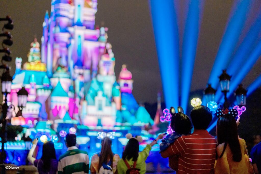 ディズニー　ディズニーランド　海外　アメリカ　タペストリー　新品　未使用　限定 海外ディズニー／カリフォルニア｜見どころ調査！ 70周年セレブ