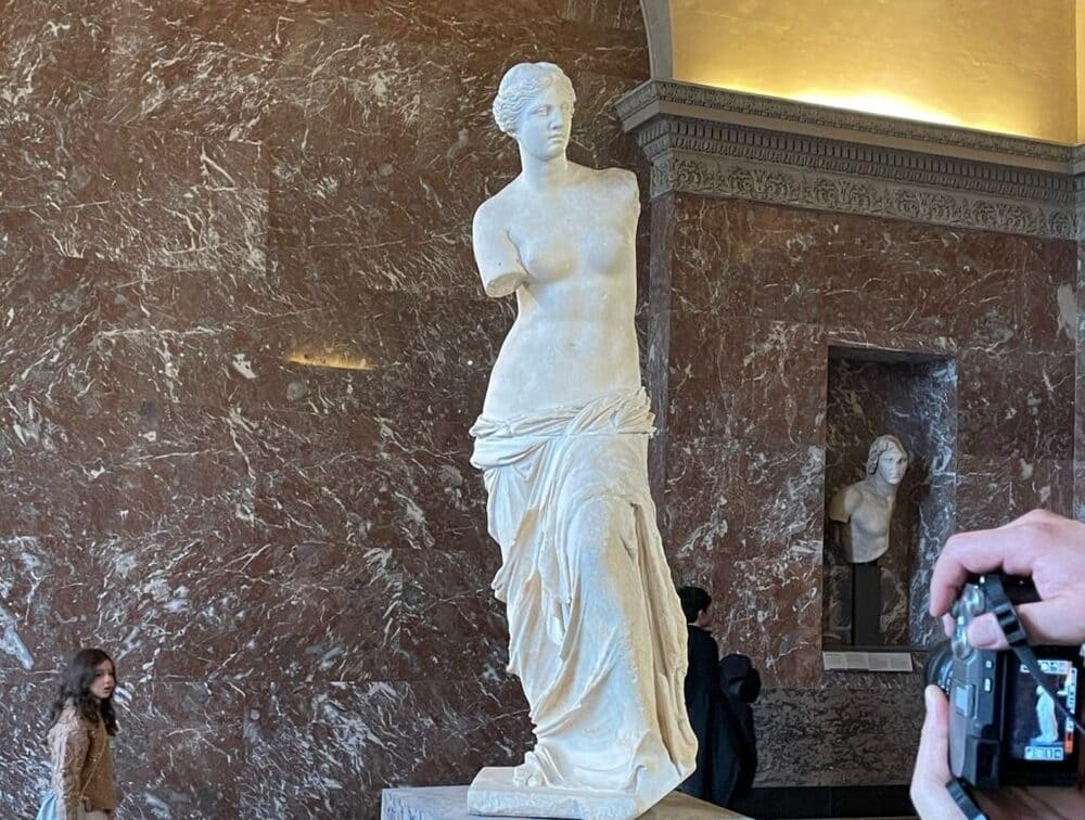 ルーヴル美術館の見どころ完全ガイド｜有名作品・所要時間・回り方も紹介