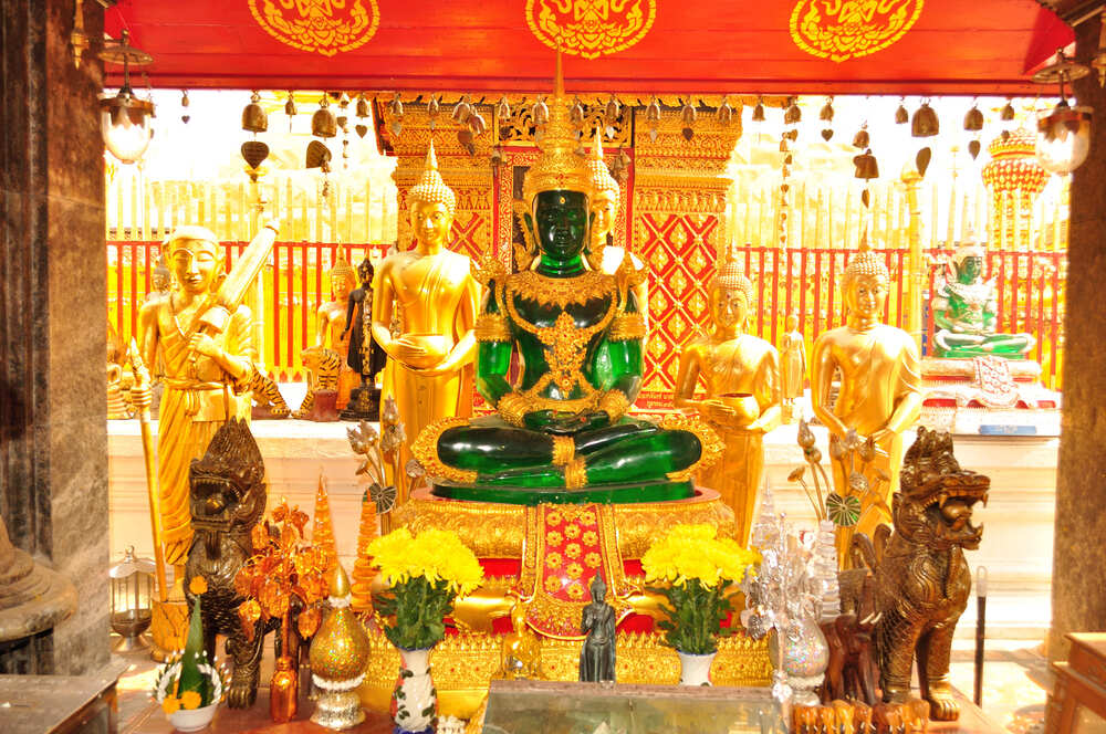 金？とエメラルド？で出来た小さなBuddha タイ王国で購入 金？と