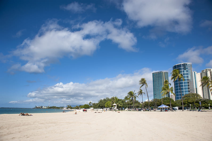 2025】ハワイのビーチおすすめ19選！有名から穴場まで楽しみ方を紹介