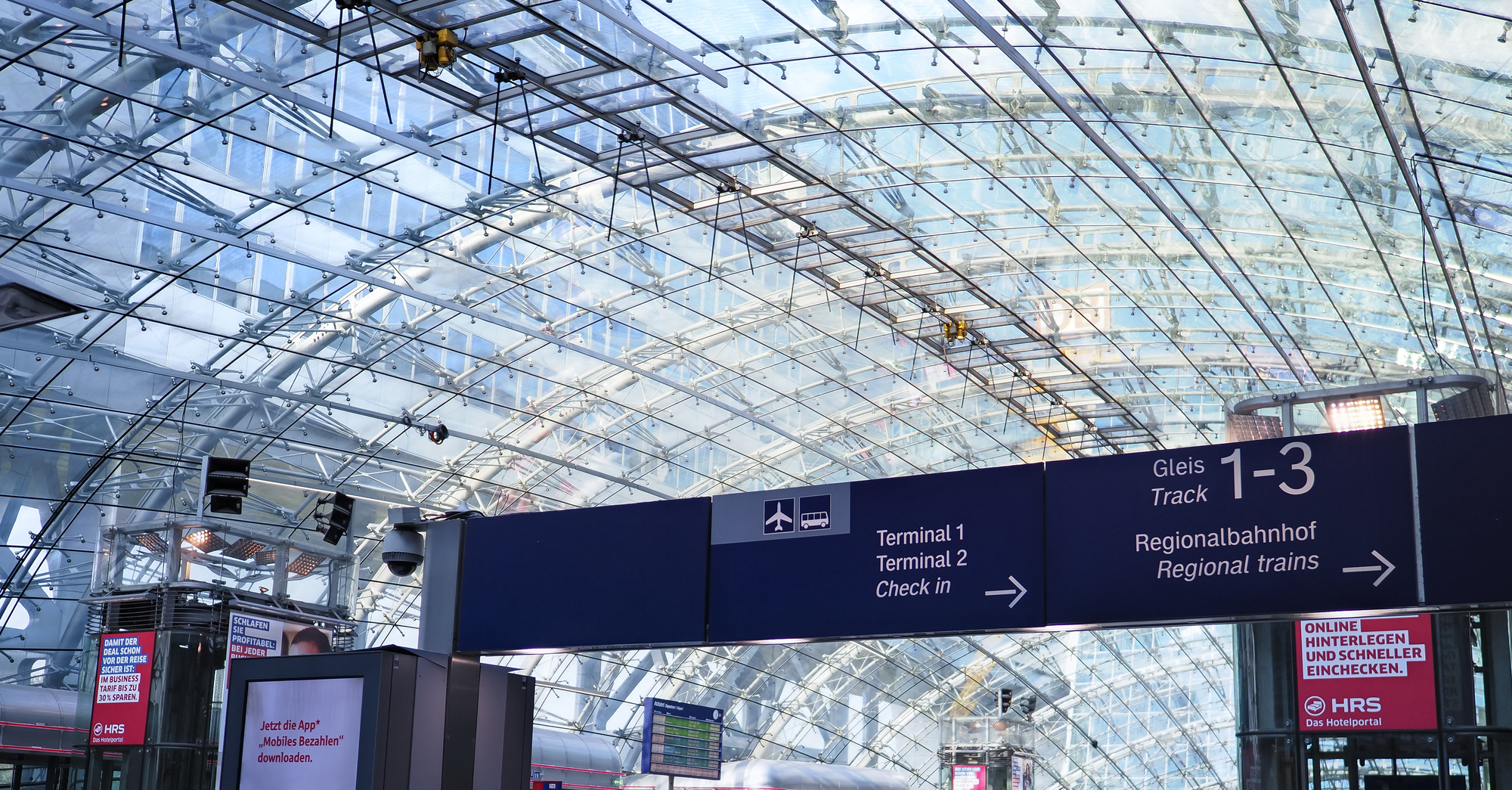 フランクフルト空港から市内への行き方！電車やタクシーを徹底比較