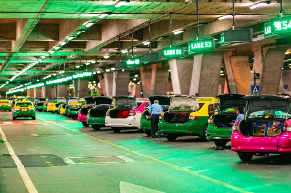 【2026】チェンマイ空港から市内までの行き方5選！バスやタクシーを徹底比較