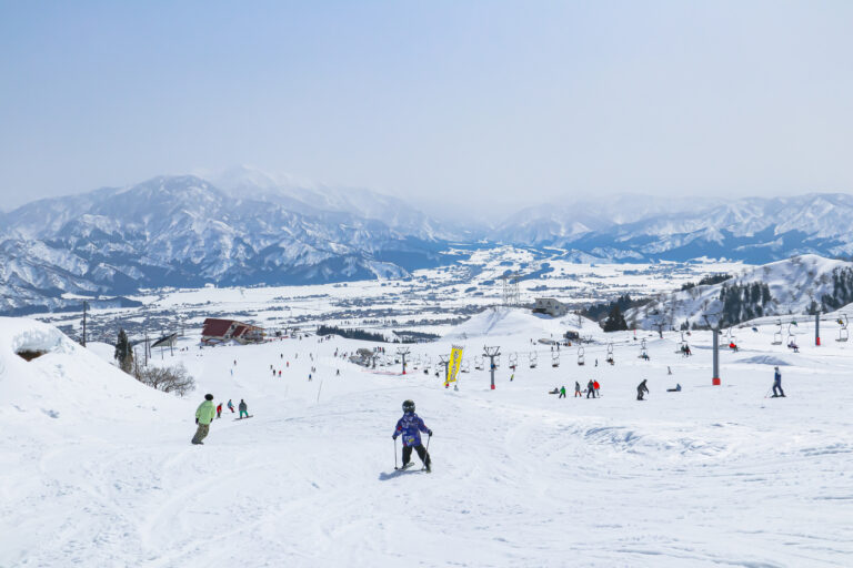 秋田のスキー場おすすめ8選｜秋田のスキー旅行を満喫するポイントも紹介