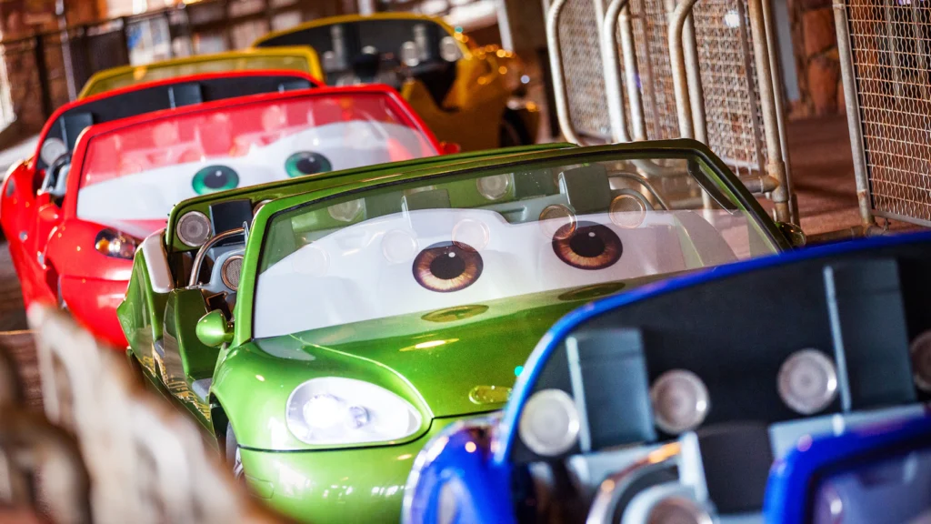 カリフォルニア・ディズニー「カーズランド」完全ガイド｜グッズや待ち