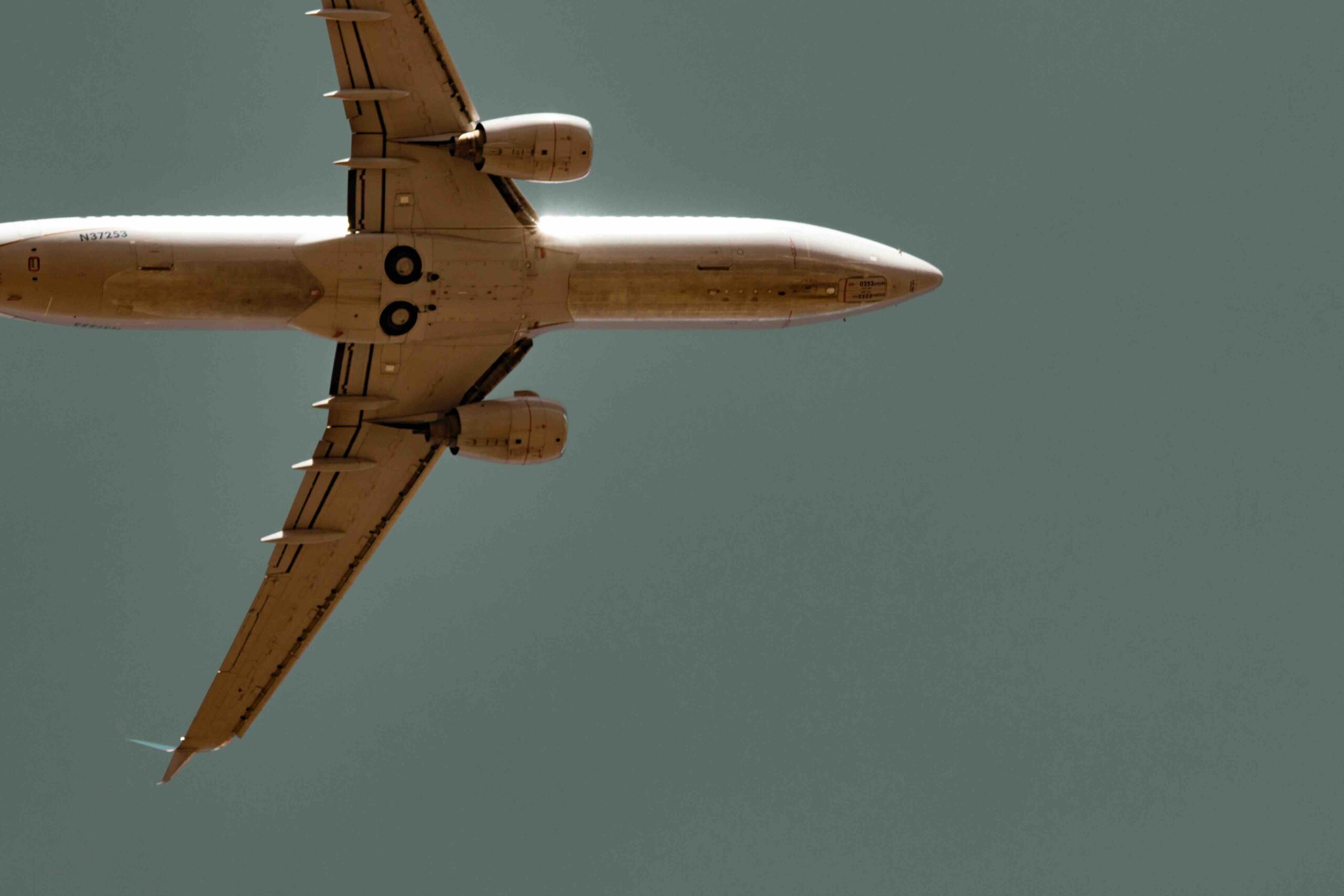 香港打風航班安排｜打風航班取消怎麼辦？旅行遇颱風你必須知道的應對指南！