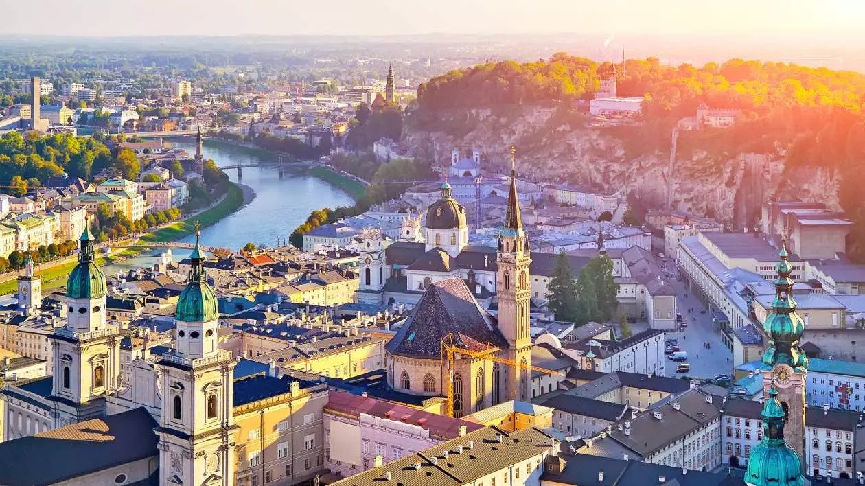 奧地利】奧地利自由行2026懶人包：交通、景點、美食、手信一文看清！