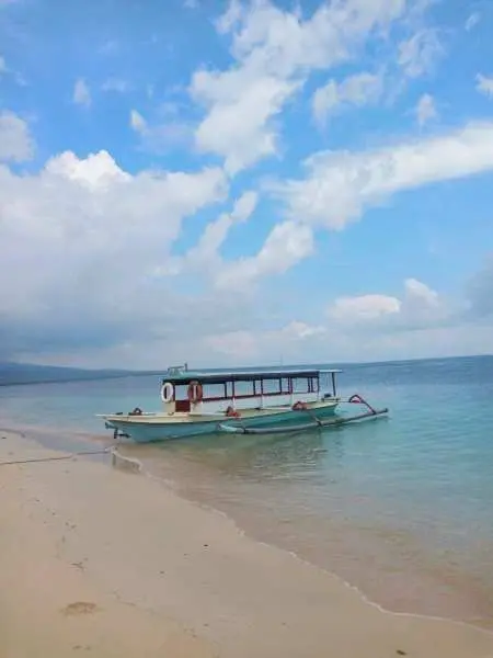 【2025龍目島自由行】一篇搞定！龍目島景點美食、交通、跳島全攻略