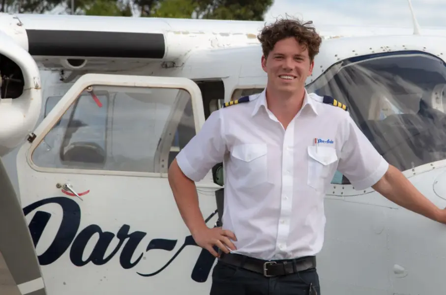 【2025荷伯特自由行】一篇搞定！荷伯特景點美食、交通、必買伴手禮全攻略