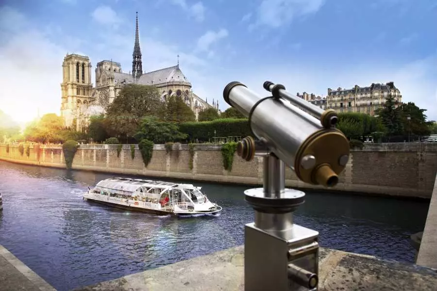 【2025巴黎自由行】一篇搞定！巴黎景點美食、交通、必買伴手禮全攻略