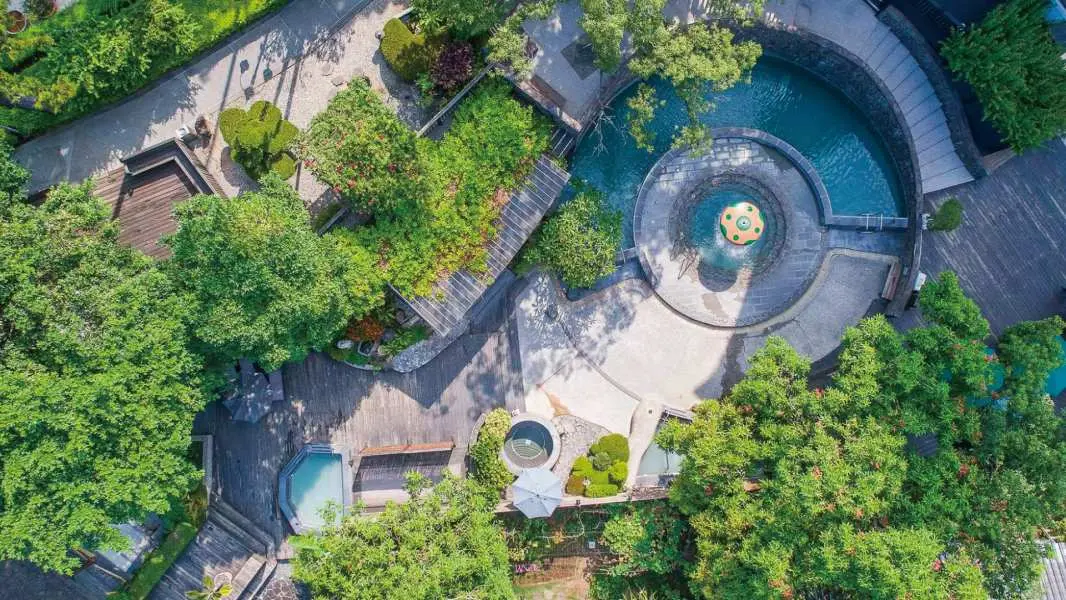 台北親子溫泉一日遊全攻略：陽明山、烏來、北投，哪裡最適合小家庭？