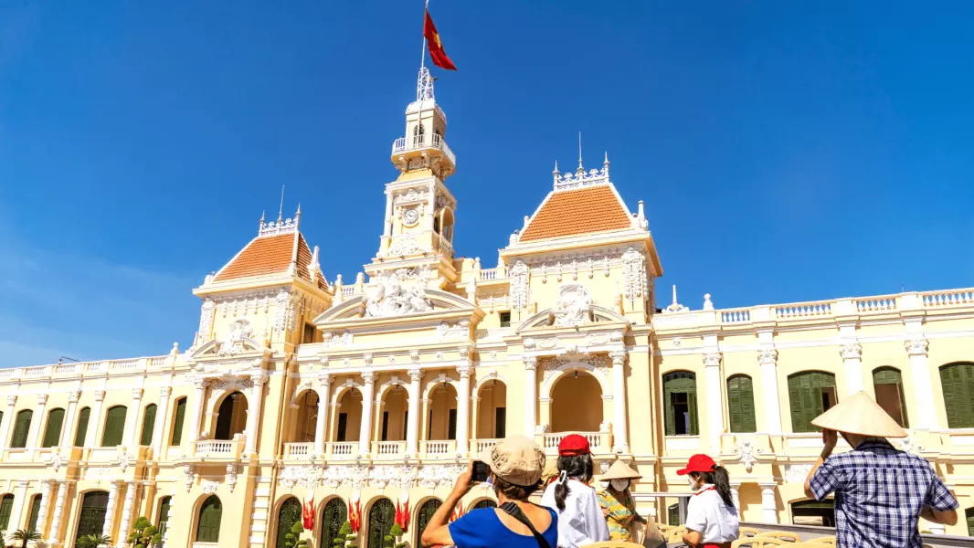 【2025胡志明市自由行】一篇搞定！胡志明市景點美食、交通、必買伴手禮全攻略