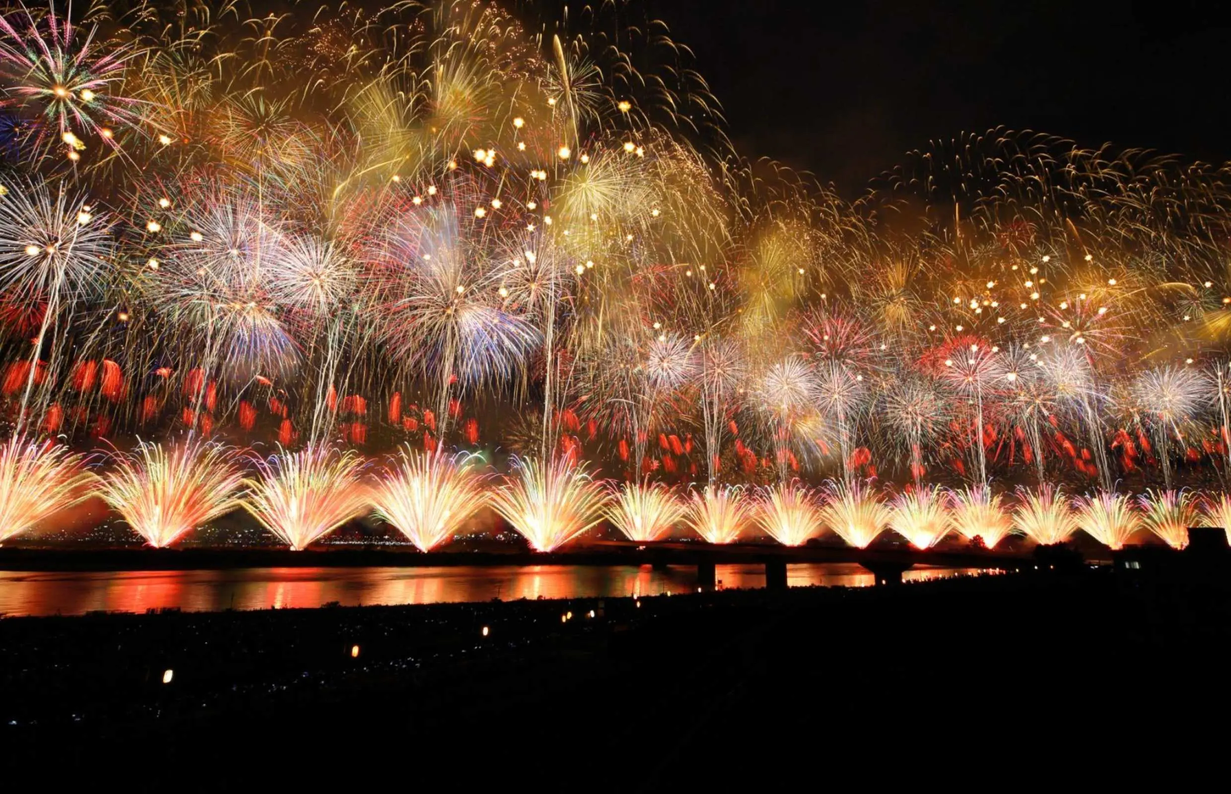 【長岡花火大會2026】完整攻略：日期、門票、交通、鳳凰煙火一篇睇晒！