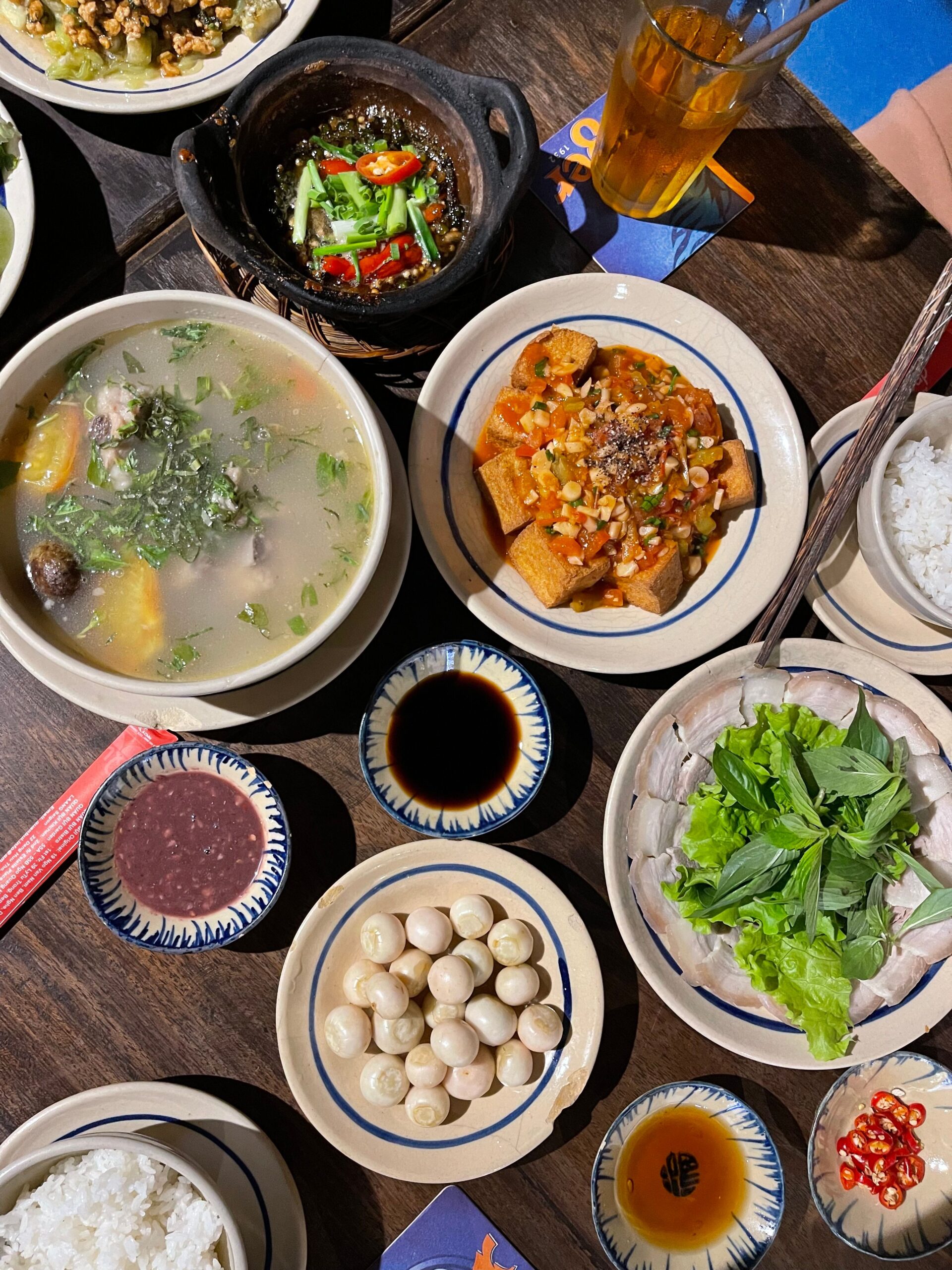食素去下龍灣怕無啖好食？2026 下龍灣素食友善郵輪推薦與避雷指南