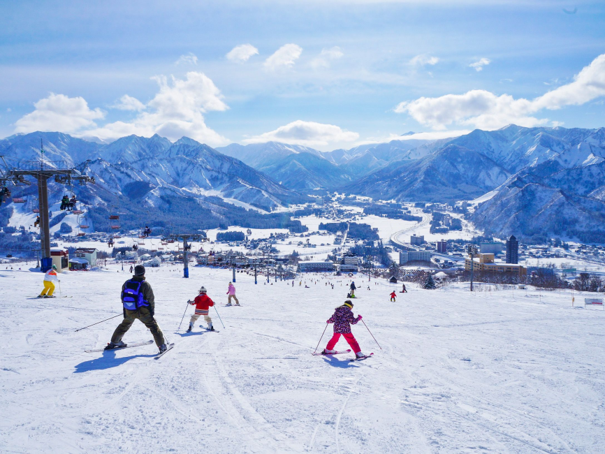【岩原滑雪場2026】交通纜車全攻略・雪道美食一文看清！