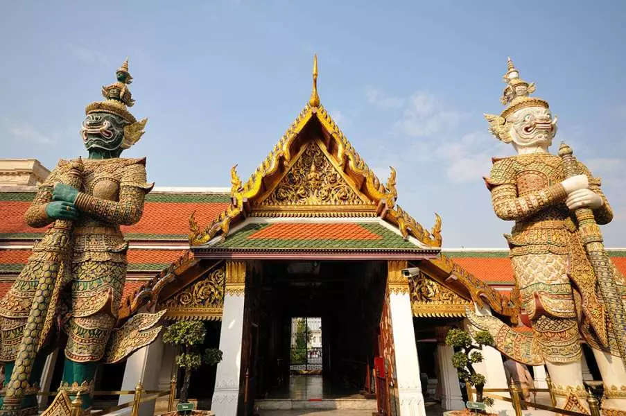 【2025曼谷自由行】一篇搞定！曼谷景點美食、交通、必買伴手禮全攻略