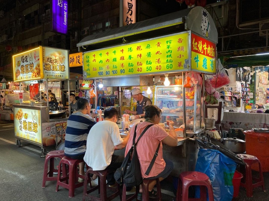 饒河夜市美食-紅燒牛肉麵牛雜湯