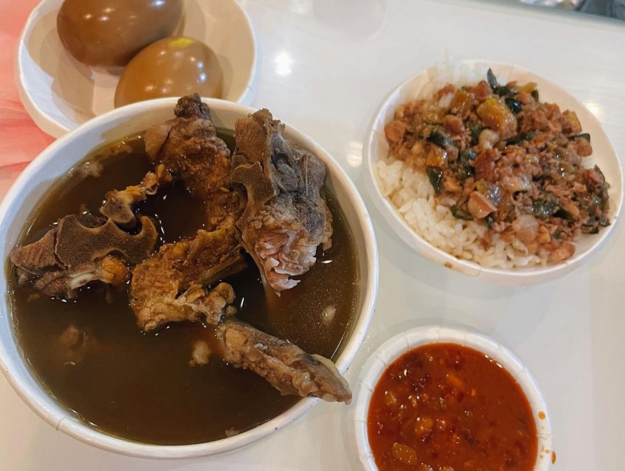 饒河夜市美食推薦-陳董藥燉排骨