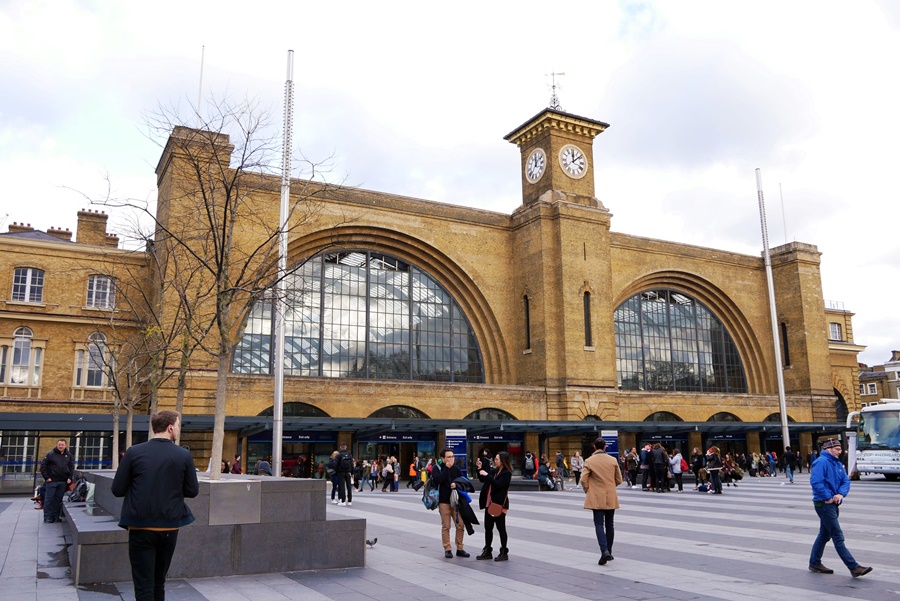 【英國】倫敦哈利波特迷朝聖之旅：九又四分之三月台、哈利波特紀念品專賣店，另附倫敦必逛肯頓市集購物指南