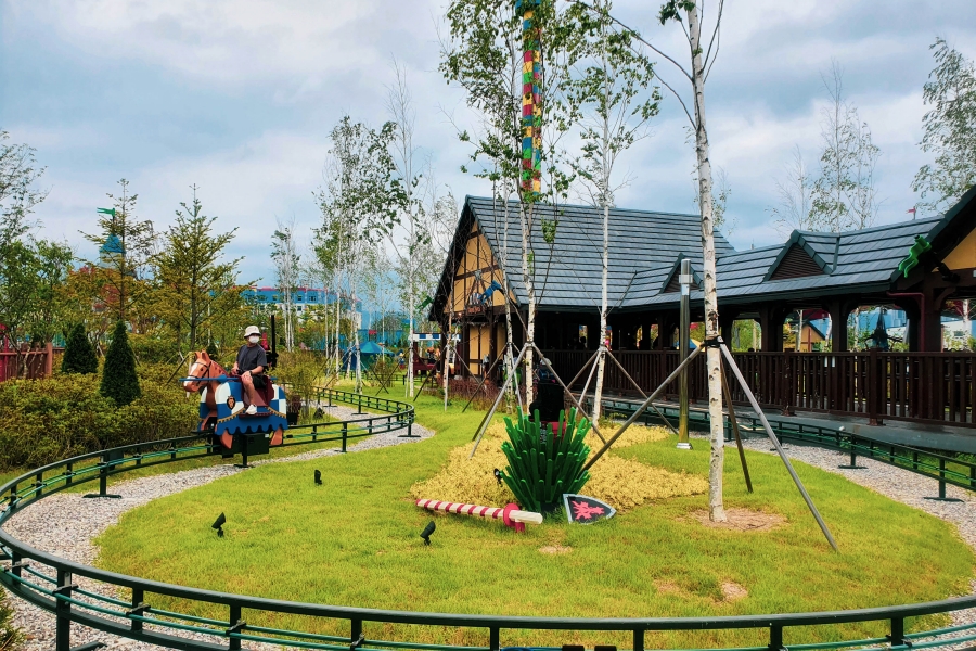 韓國樂高樂園-設施-樂高城堡-木馬