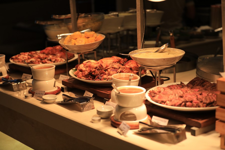 【菲律賓】長灘島必吃水晶沙酒店Buffet：餐點介紹、訂位方式、用餐環境，白沙灘旁浪漫晚餐等你來體驗！