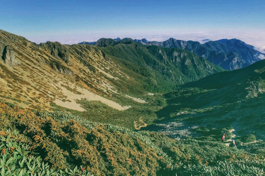 登山 百岳 雪山圈谷